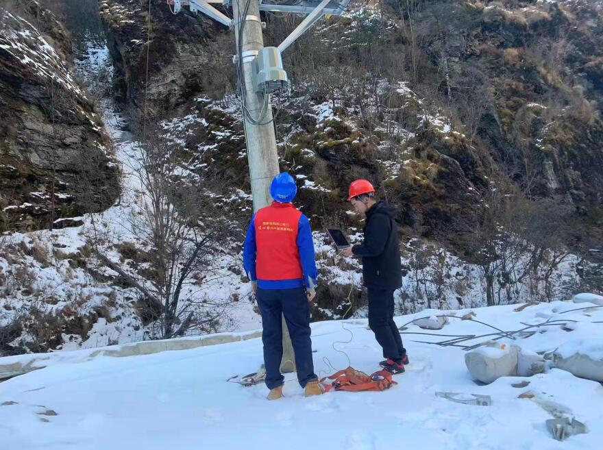 國網(wǎng)木里縣供電公司：特殊的禮物 啟航的“飛鷹”