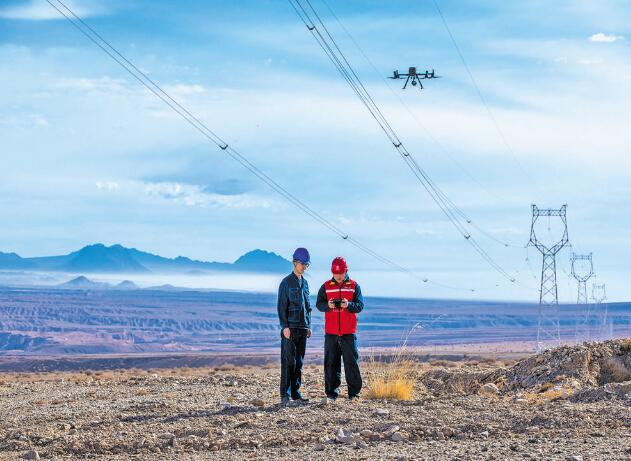 國網(wǎng)新疆電力“無人機(jī)+人工智能”查找隱患不留死角