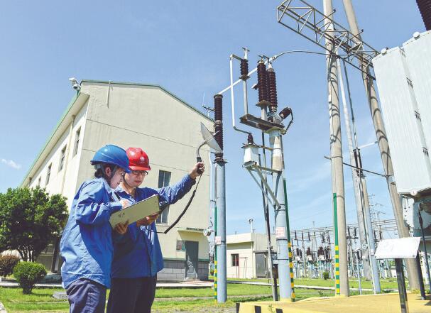 浙江寧波供電公司：帶電檢測變電設(shè)備 保障電力可靠供應