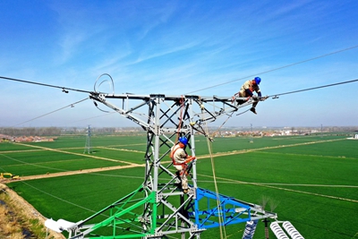 國(guó)網(wǎng)江蘇電力睢寧供電公司遷改線路讓道民生工程建設(shè)