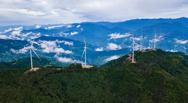 國家首批大型風電光伏基地項目雅礱江臘巴山風電項目投產發(fā)電