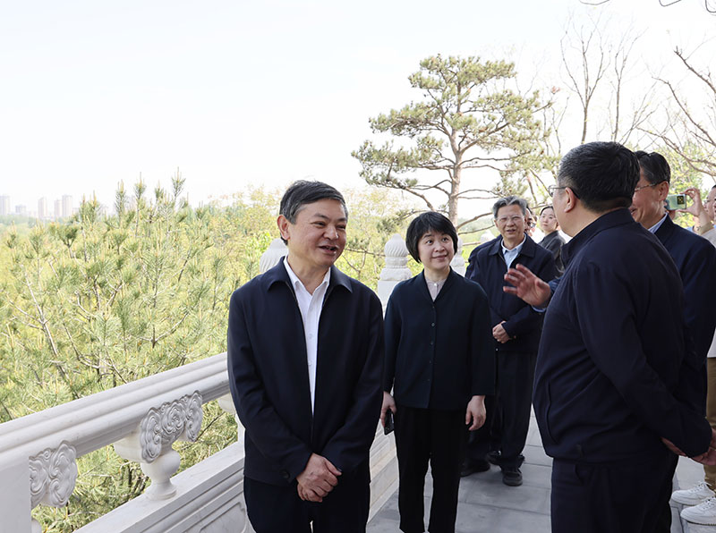 生態(tài)環(huán)境部部長黃潤秋赴北京城市副中心調研生態(tài)環(huán)境保護工作